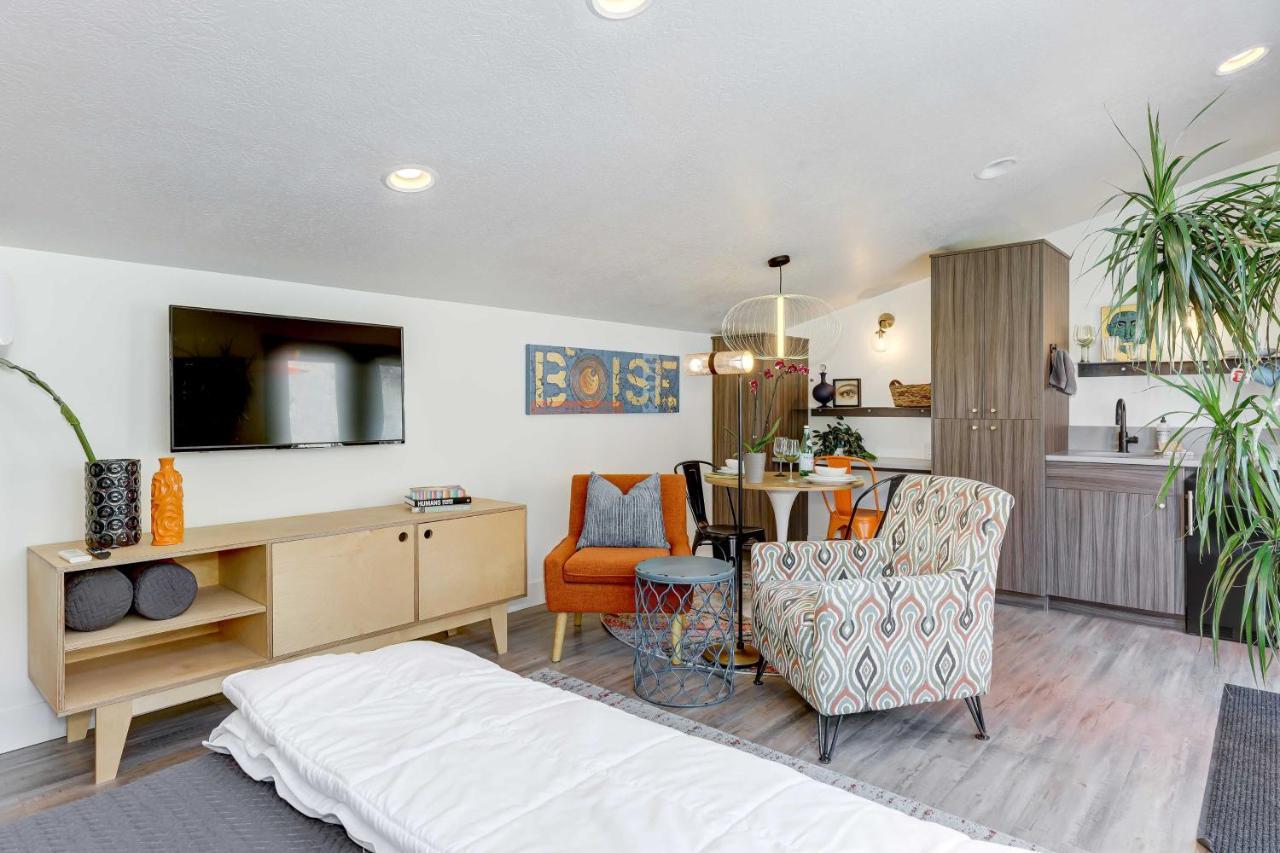 Stylish And Modern Boise Studio With Foothills Views! Buitenkant foto